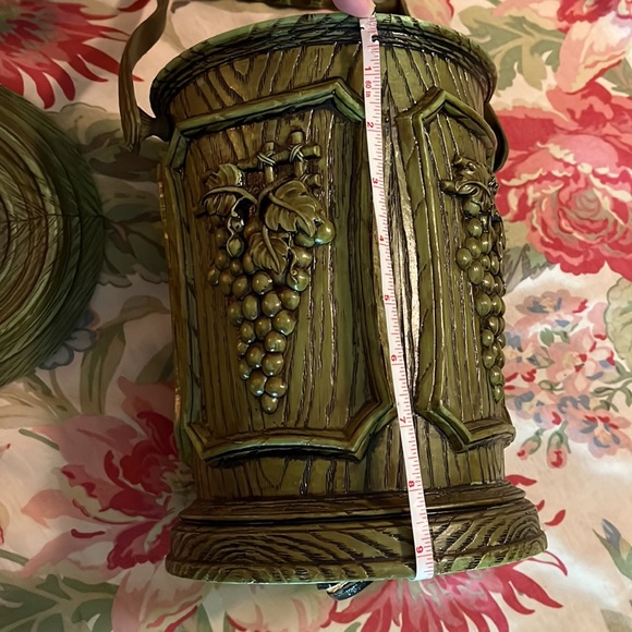 Vtg MCM Ice Bucket Avocado Green Textured Grape Bunches Wine Motif Insulated EUC - Picture 10 of 10